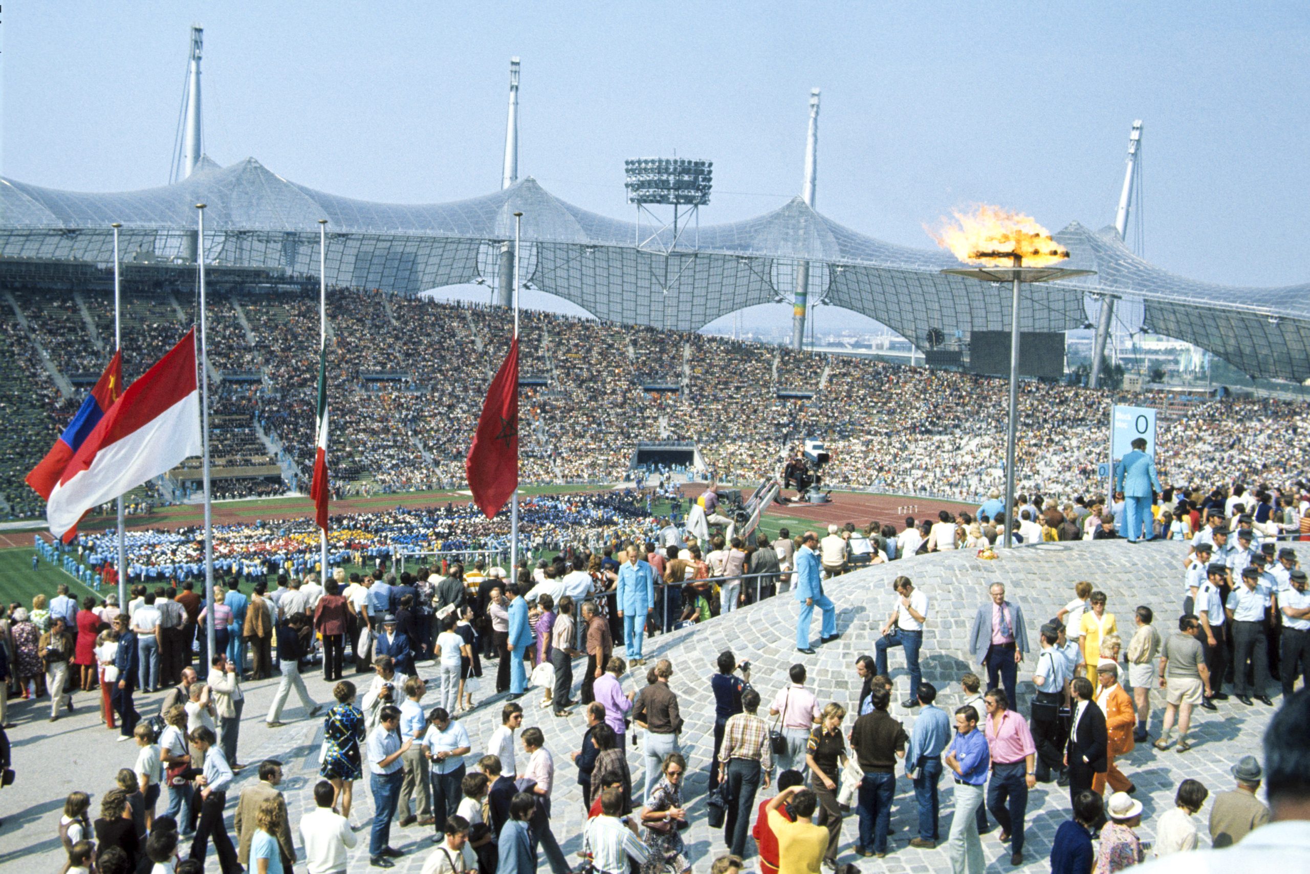 Eröffnungsfeier der Olympischen Spiele 1972 in München. Blick in das volle Olympiastadion.
